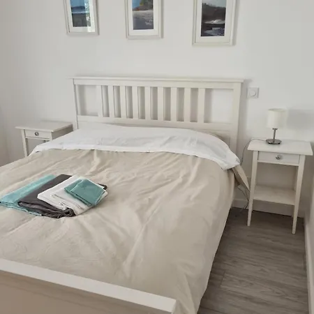 Apartamento Cozy With Terrace, Parking, 9 Min Train Station